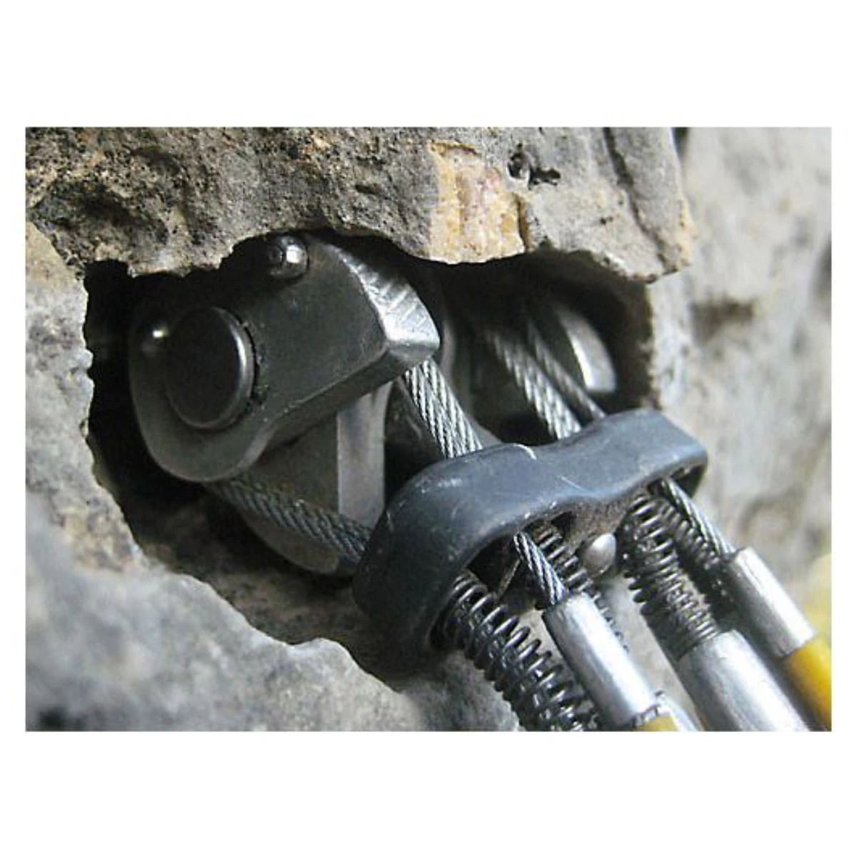 Totem Climbing Cam 6 Totem Climbing Cam - Image 4